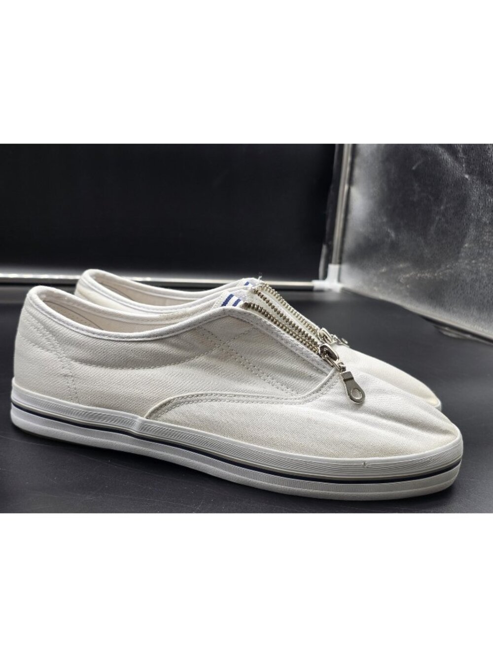 Balloons Shoes Womens Size 9.5 White Canvas Flats Zip Slip On Casual Stains